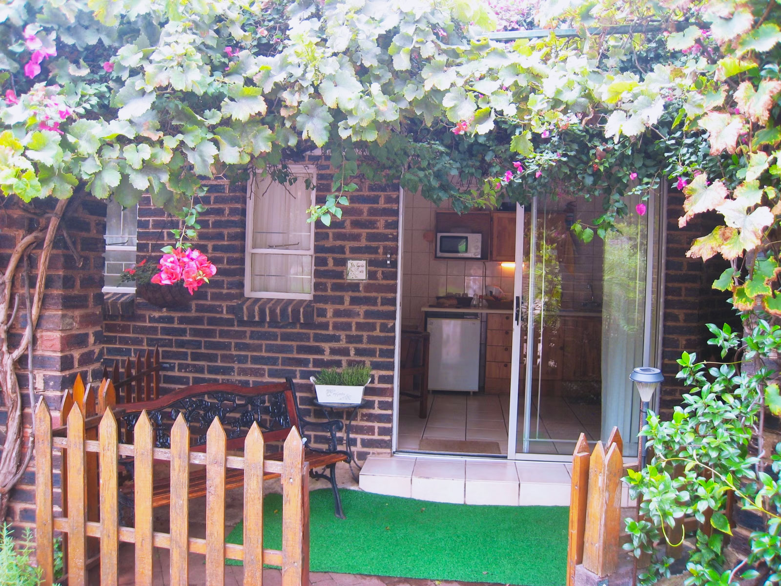 garden suite front